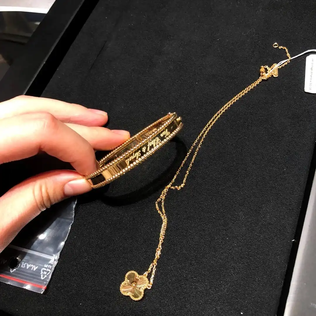 满钻手镯定制图片展示